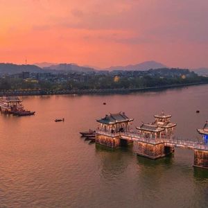 啊〜用力〜嗯〜轻一点国产
